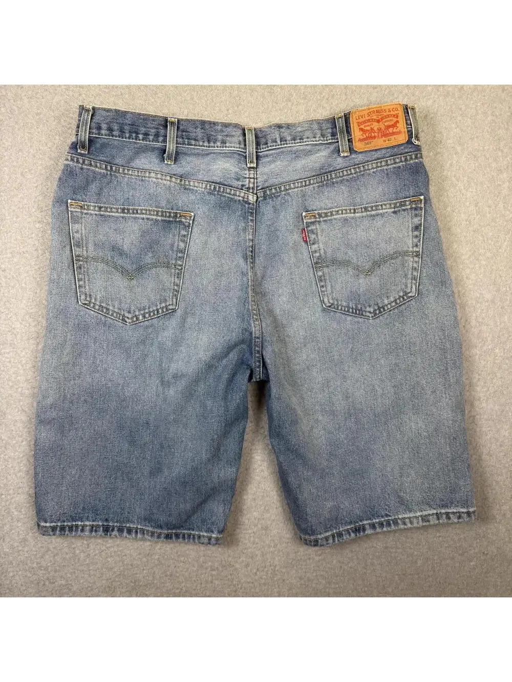 Levi's 569 Men's Size 42 Light Wash Blue Denim Bermuda Jean Shorts Jorts